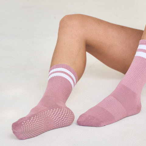 mauve w/ white stripe grip sock