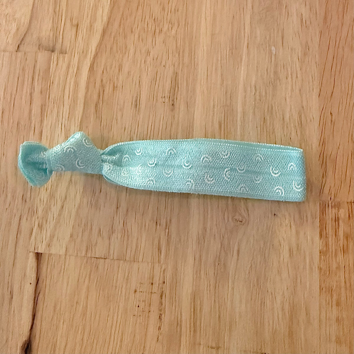 apple & oak rainbow hair tie