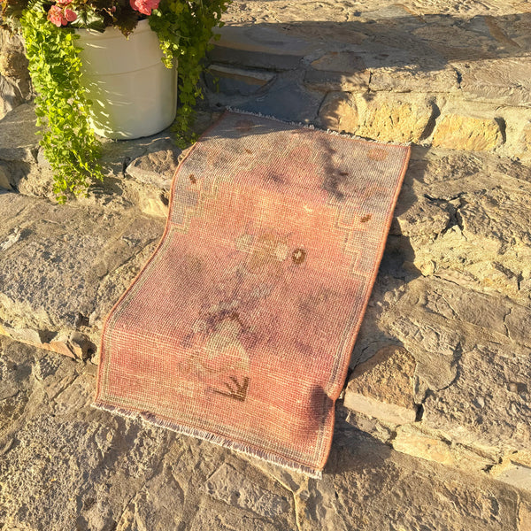 lockland { 1’6” x 2’9” }