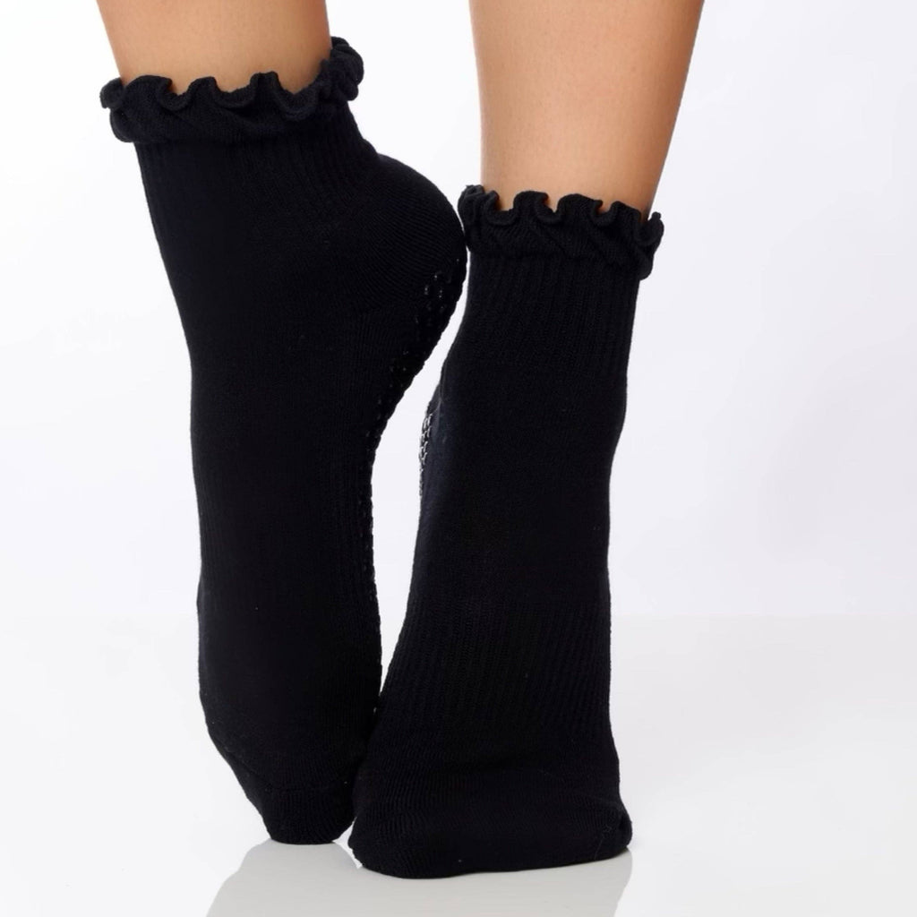 ruffle {black} grip sock