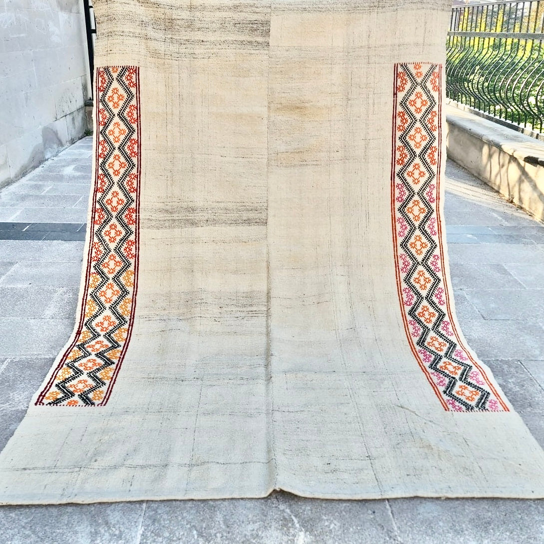 sheila {4’11” x 7’5”}