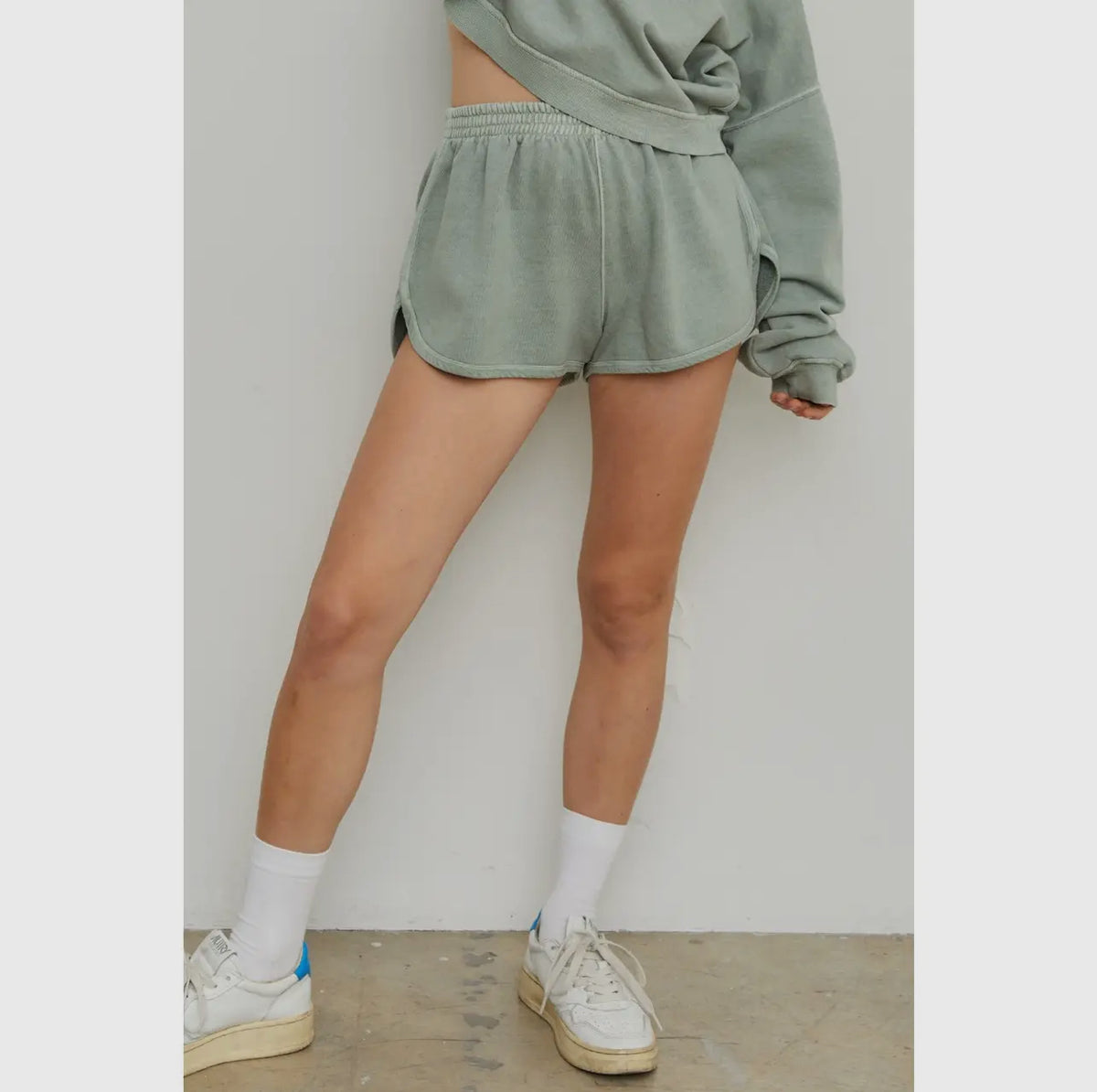 a&o mushroom cozy cropped crew