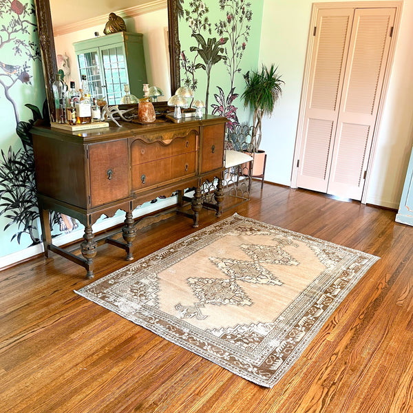 imelda {4'8.5" x 6'5"}