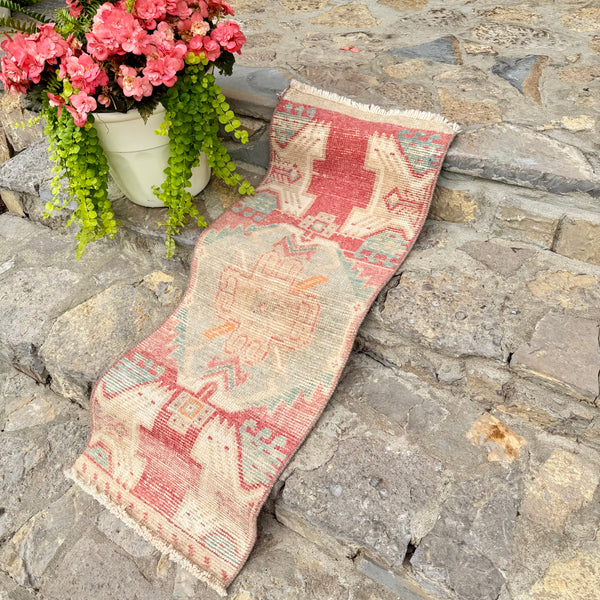 ralph {1’4” x 3’6.5”}