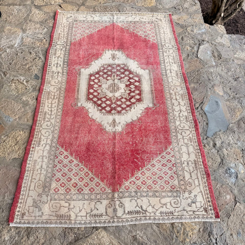 cynthia {4’ x 6’10”}