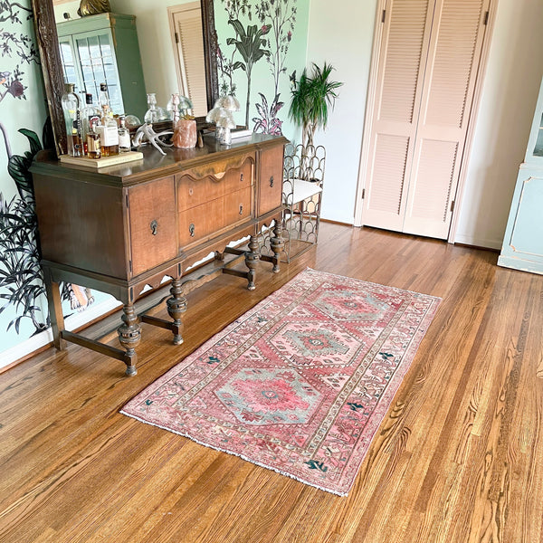 alessandra {3'6" x 6'9"}