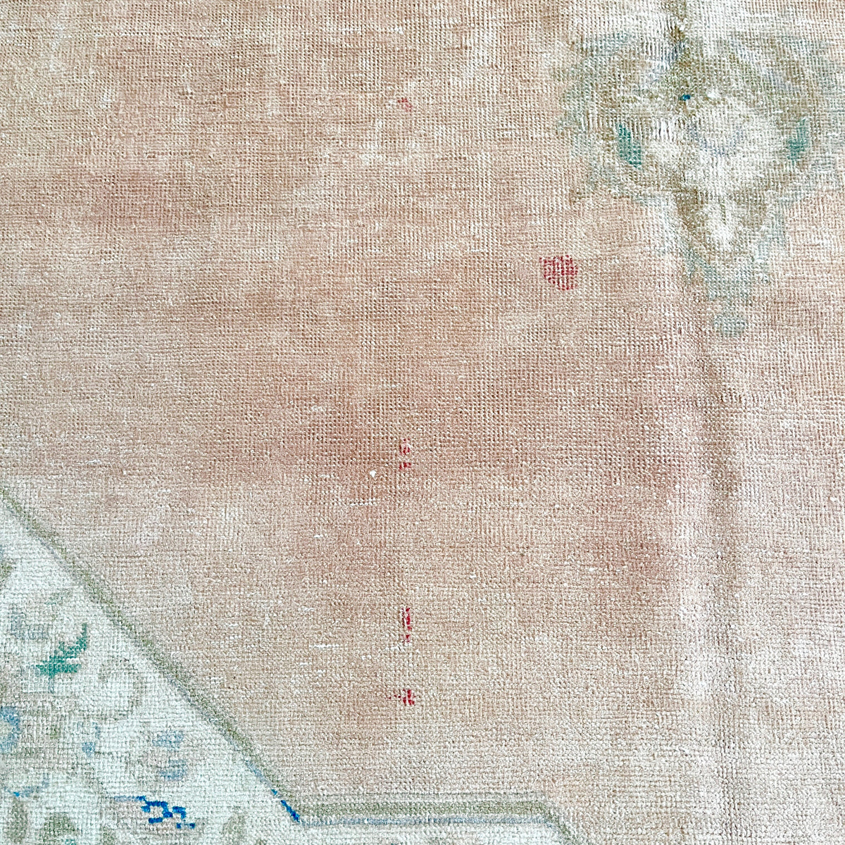 aria {9'8" x 12'8"}