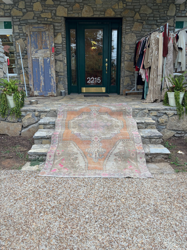 leo {4’6” x 7 ‘4”} zodiac collection