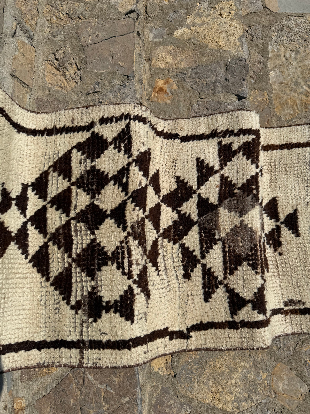 sable { 2’3” x 9’9”}
