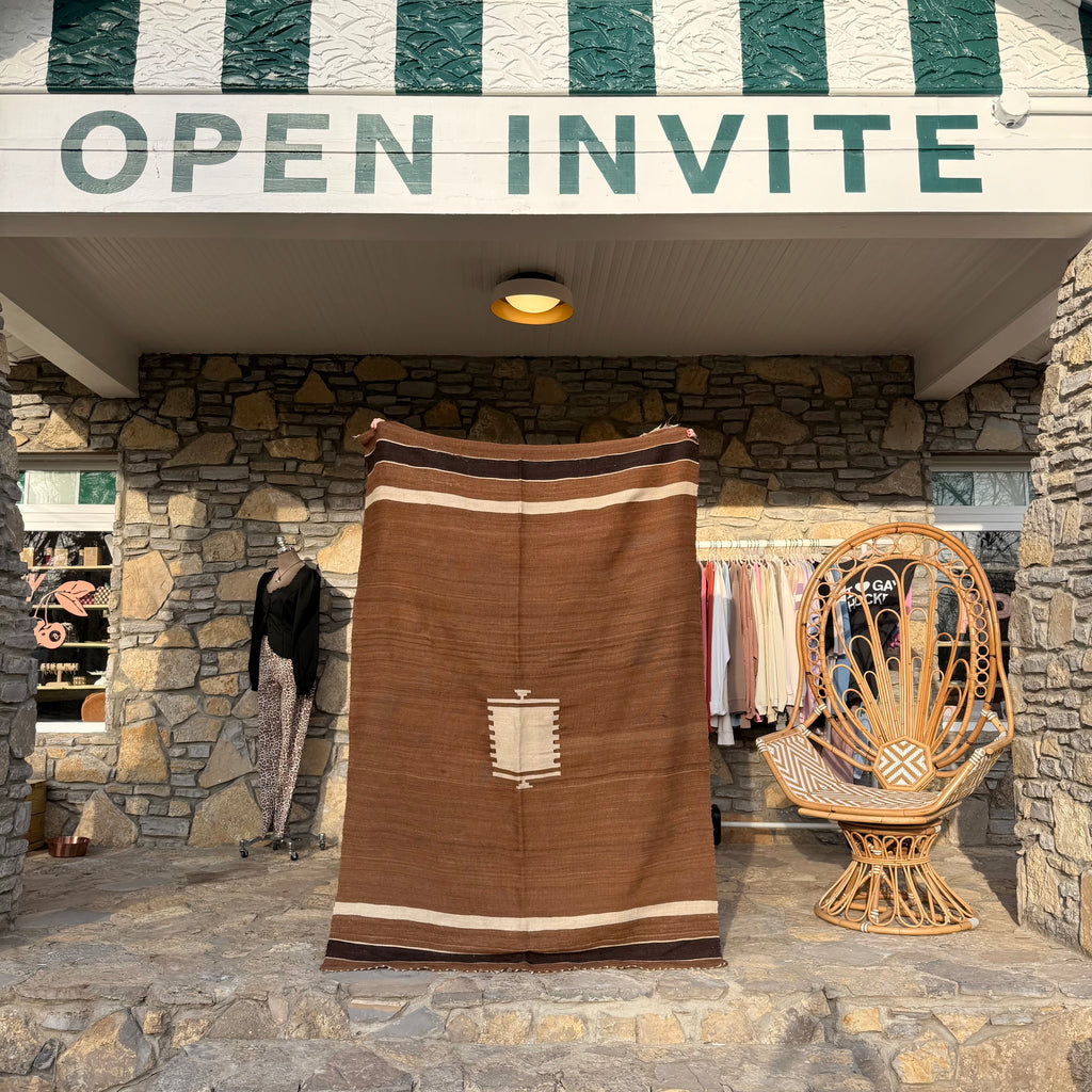 ari {4’2” x 6’4”}