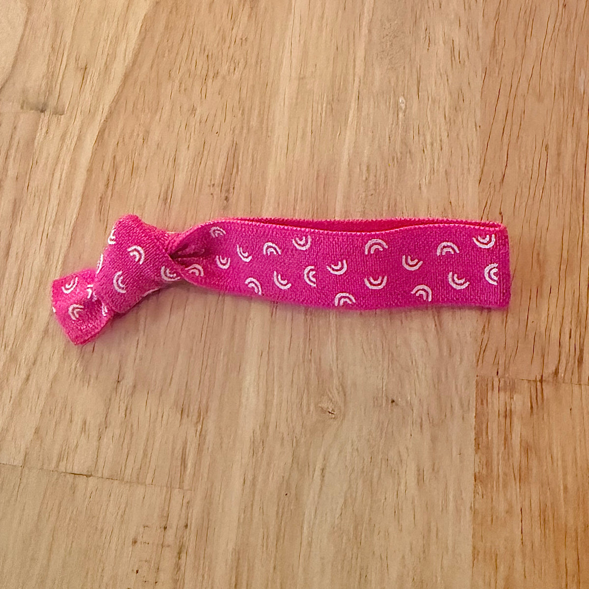 apple & oak rainbow hair tie