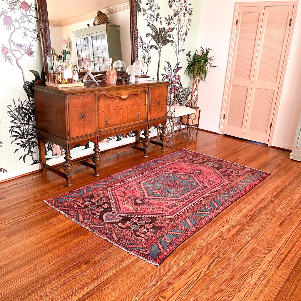 monica {4'4" x 7'7"}