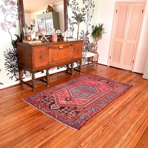 monica {4'4" x 7'7"}