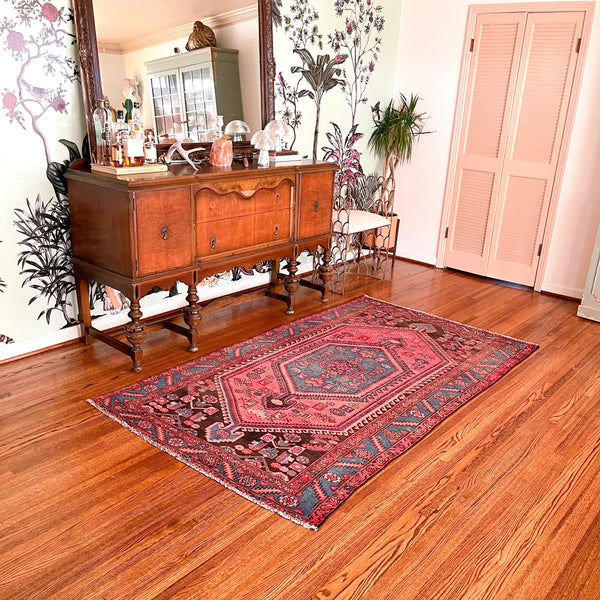 monica {4'4" x 7'7"}