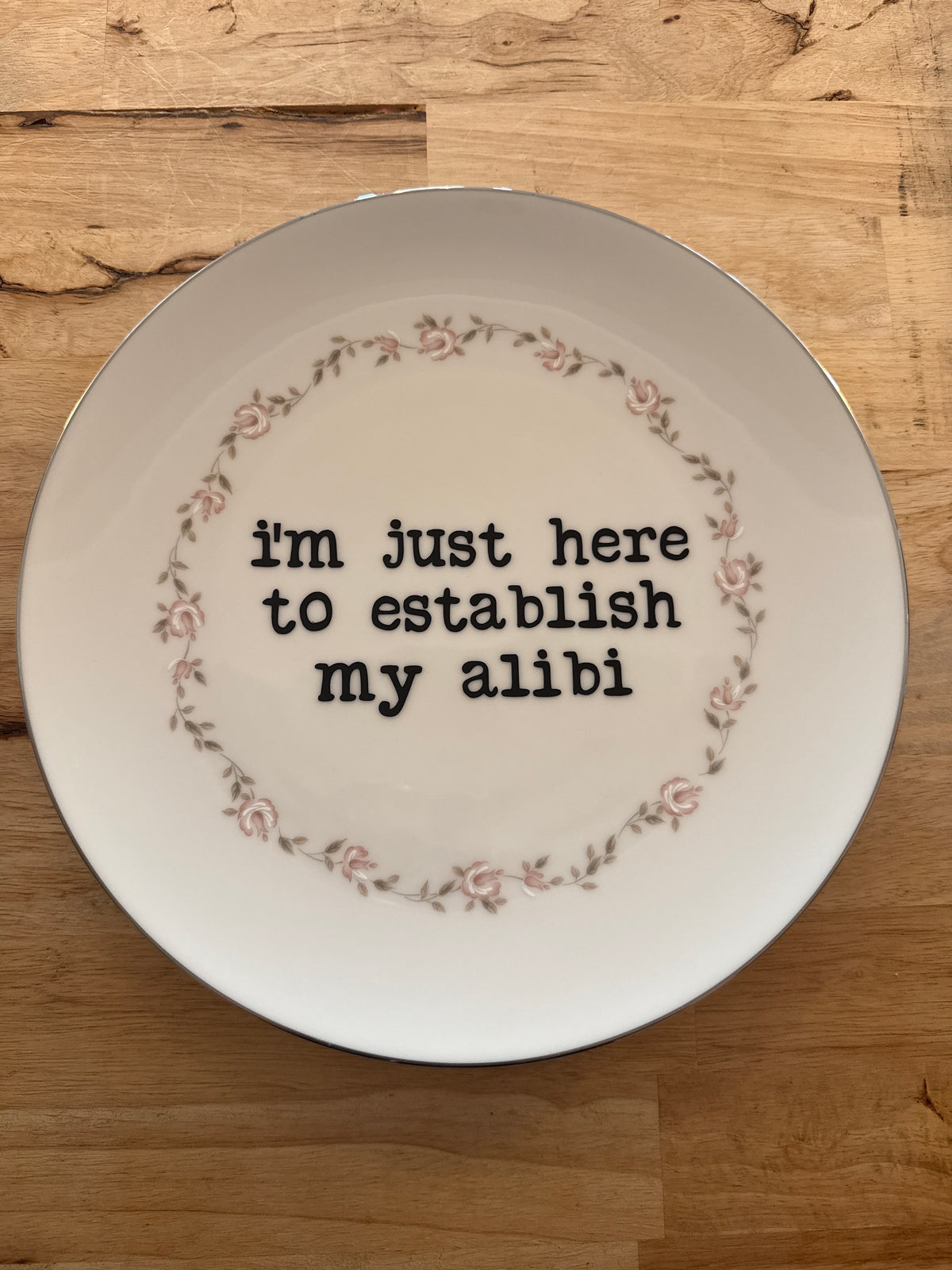 alibi decorative plate