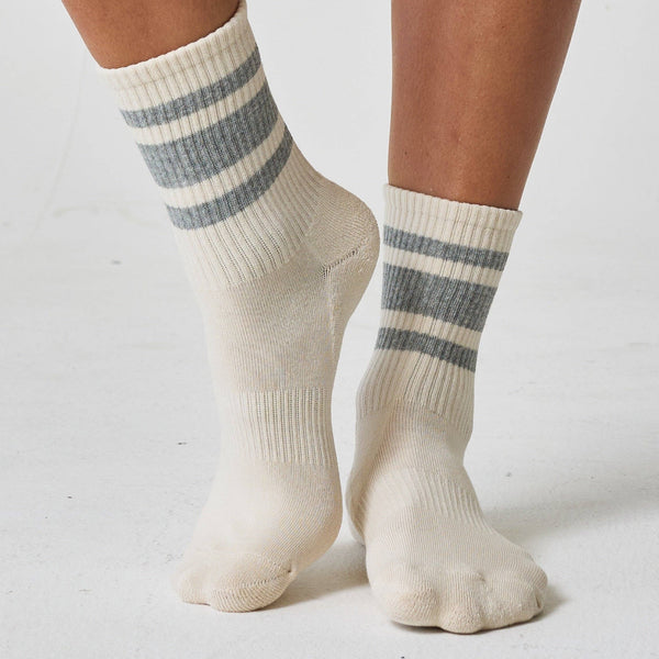 cream w/ grey stripe crew sock