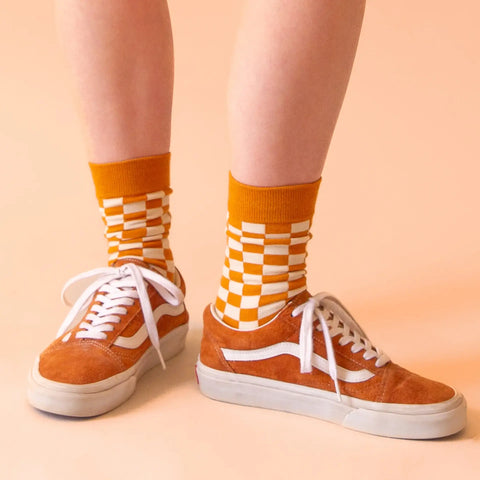 checker crew socks {retro brown & ivory}