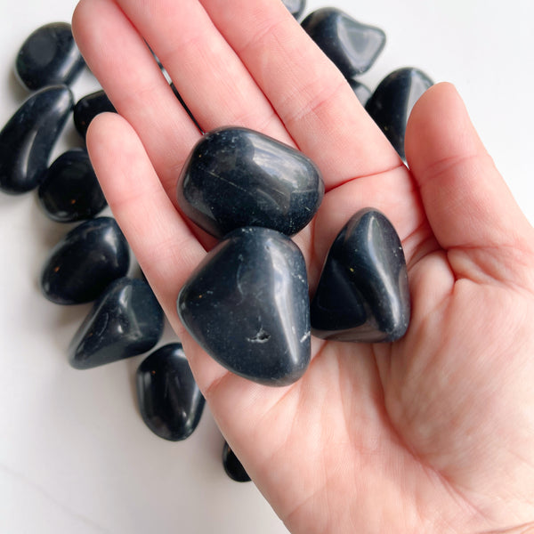tumbled obsidian - Apple & Oak