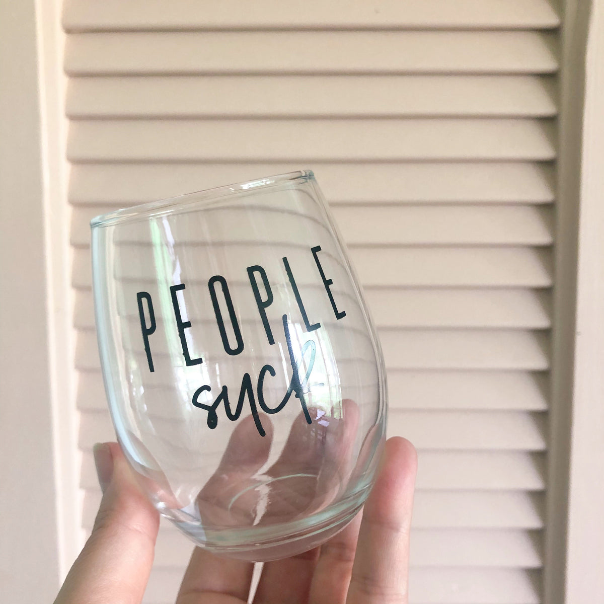 people suck wine glass - Apple & Oak